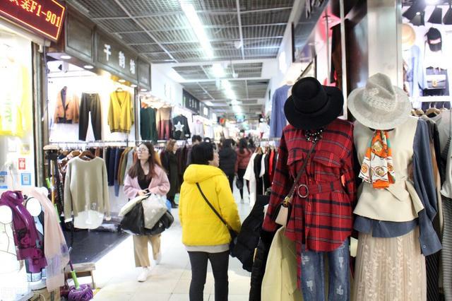 广东最大的批发衣服的市场在哪里
